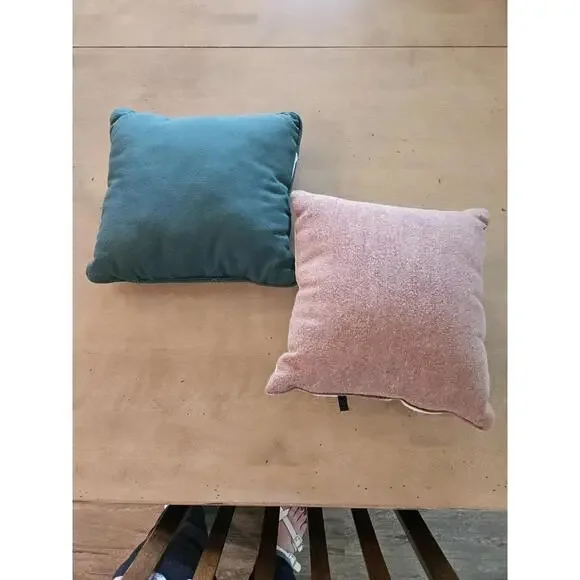 Tapestry Pillows Set Of 2 Teddy Bears 11x11 One Is A Dakotah - Picture 2 of 2